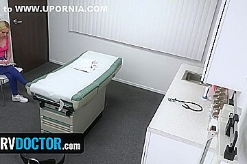 And Assistant Helps Blonde teen 18+ Patient Gets Her Pussy Juice Flows Again