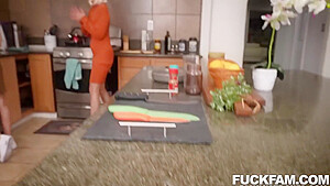 Angelina Moon And Riley Star - Getting Out Of Thanksgiving Donnie