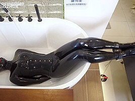 Asian Latex Doll Water Breathplay