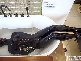 Asian Latex Doll Water Breathplay