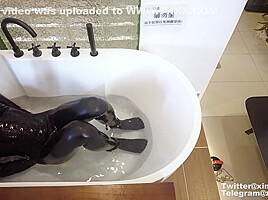Asian Latex Doll Water Breathplay