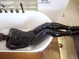 Asian Latex Doll Water Breathplay