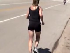 Awesome firm booty of the sexy bicycle rider on candid cam 06r