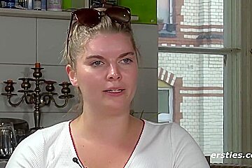 Azubi Aus Dusseldorf Masturbiert Leidenschaftlich Vor Kamera