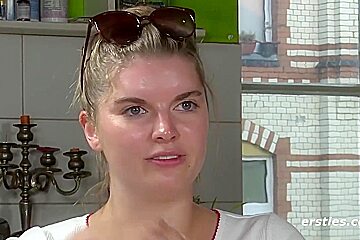 Azubi Aus Dusseldorf Masturbiert Leidenschaftlich Vor Kamera