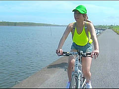 B2H2101- couple having sex in the open air while cycling