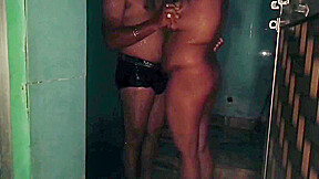 Bhabhi Ko Nahate Time Bathroom Me Pela