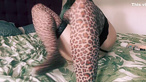Dirty Talking Horny Milf Fucks Her Ass! With Elizabeth Hunny