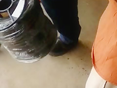 FLASHING SHE FLASH LEGS & I FLASH BULGE