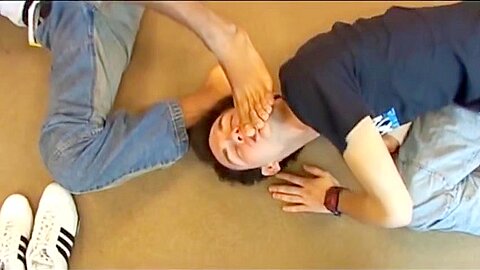 Guy Gets His Feet Worshiped And His Cock Sucked