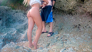 Helloelly - Hot And Hard Sex On The Beach With Amazing Bigassed Babe
