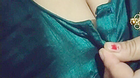 Horny Biwi Ko Lund Chahiye