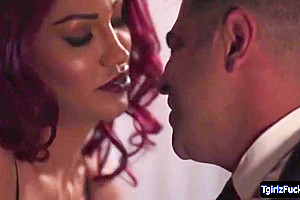 Jessy Dubai In Hot Asssed Shemale Kneels To Suck A Humongous Cock