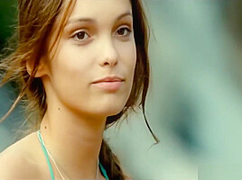Lola Le Lann in Un moment d'Egarement (2015)