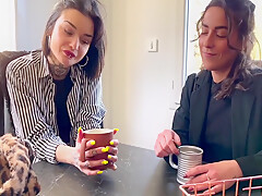 Manea Valentina - Crystal Et Manea Entre Plaisirs Saphiques Et Baise Hard 15 Min