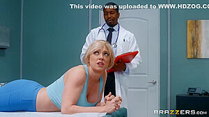 Milf Dee Wants To Reduce Dat Booty