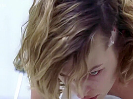 Milla Jovovich - Resident Evil (2002)