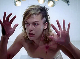 Milla Jovovich - Resident Evil (2002)