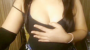 Onlinesex In Indian Aunty Boobs Show