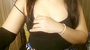 Onlinesex In Indian Aunty Boobs Show