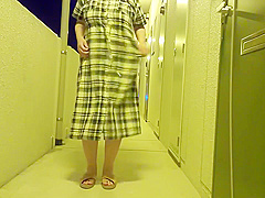 Perverted Married Woman Exposed And Masturbating In The Aisle Of The Apartment