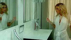 Rich maid enjoy long anal at home