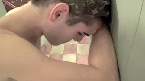 Romeo fucked by sexy gay dude in basement from Brussels - CrunchBoy