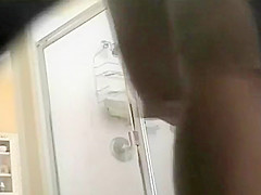 Saggy mature lady spied in a shower