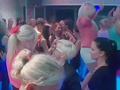 Sex club oral antics