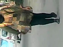 Sexy Hyd MILF big booty shake walk!