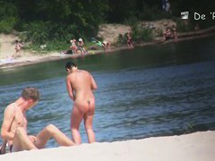 Skinny teens 18+ and busty mature babes at nudist beach
