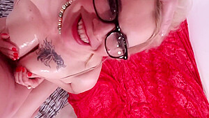 Thick Busty Stepmom Seduced A Stepsons Friend With Her Wet Ass & Boobs With Hot Milf