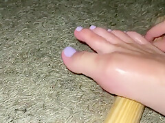Toes & Soles Oil Massage And Foot Roller For Arch