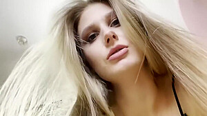 Watch Bubbly Miss Driadas Movie