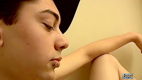 Young, Straight Smooth, Skater Masturbates - Noah