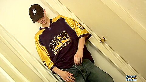 Young, Straight Smooth, Skater Masturbates - Noah