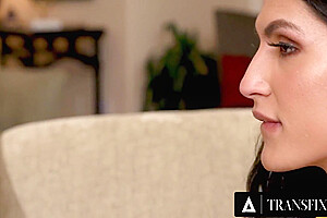 Zariah Aura In Trans Babysitter Gives It Up To Her Boss On Her First Day!