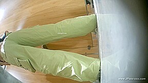 chinese girls go to toilet 319