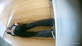 chinese girls go to toilet 319