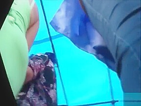 debaixo da saia calcinha toda enfiada no cu