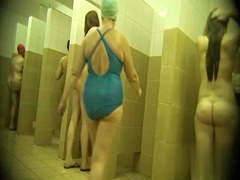 in public pool showers 710