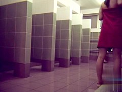 in public pool showers 823