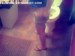in restaurant female toilet