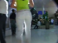 street candid shots of an amazing derriere