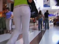 street candid shots of an amazing derriere